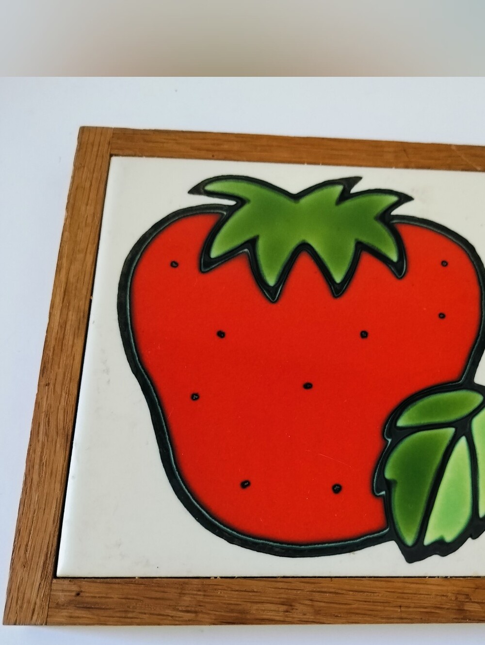 Vintage Handcrafted Glazin' Images Oak-Framed Strawberry Tile Trivet / Wall Art